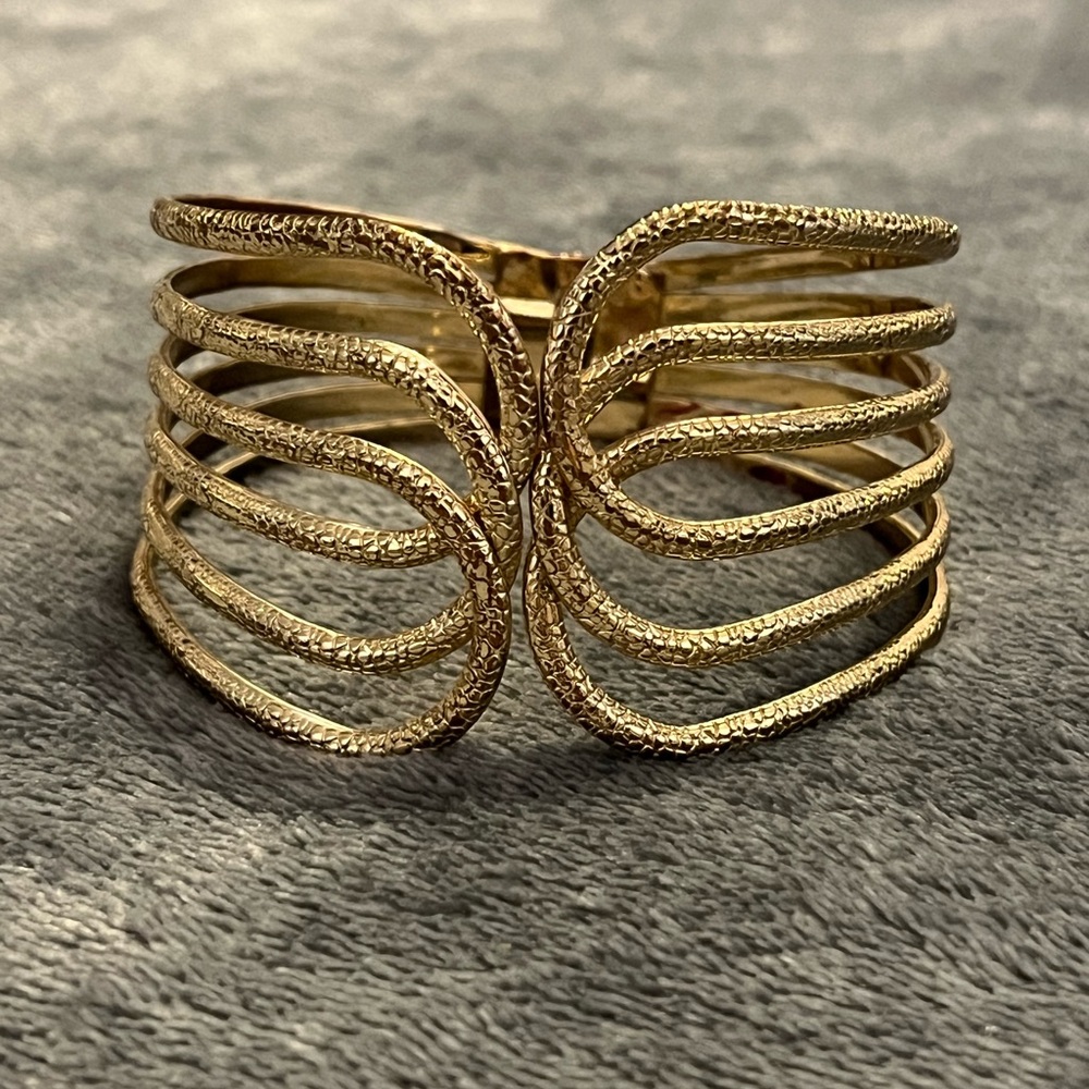 Elegant Gold Cuff Bracelet
